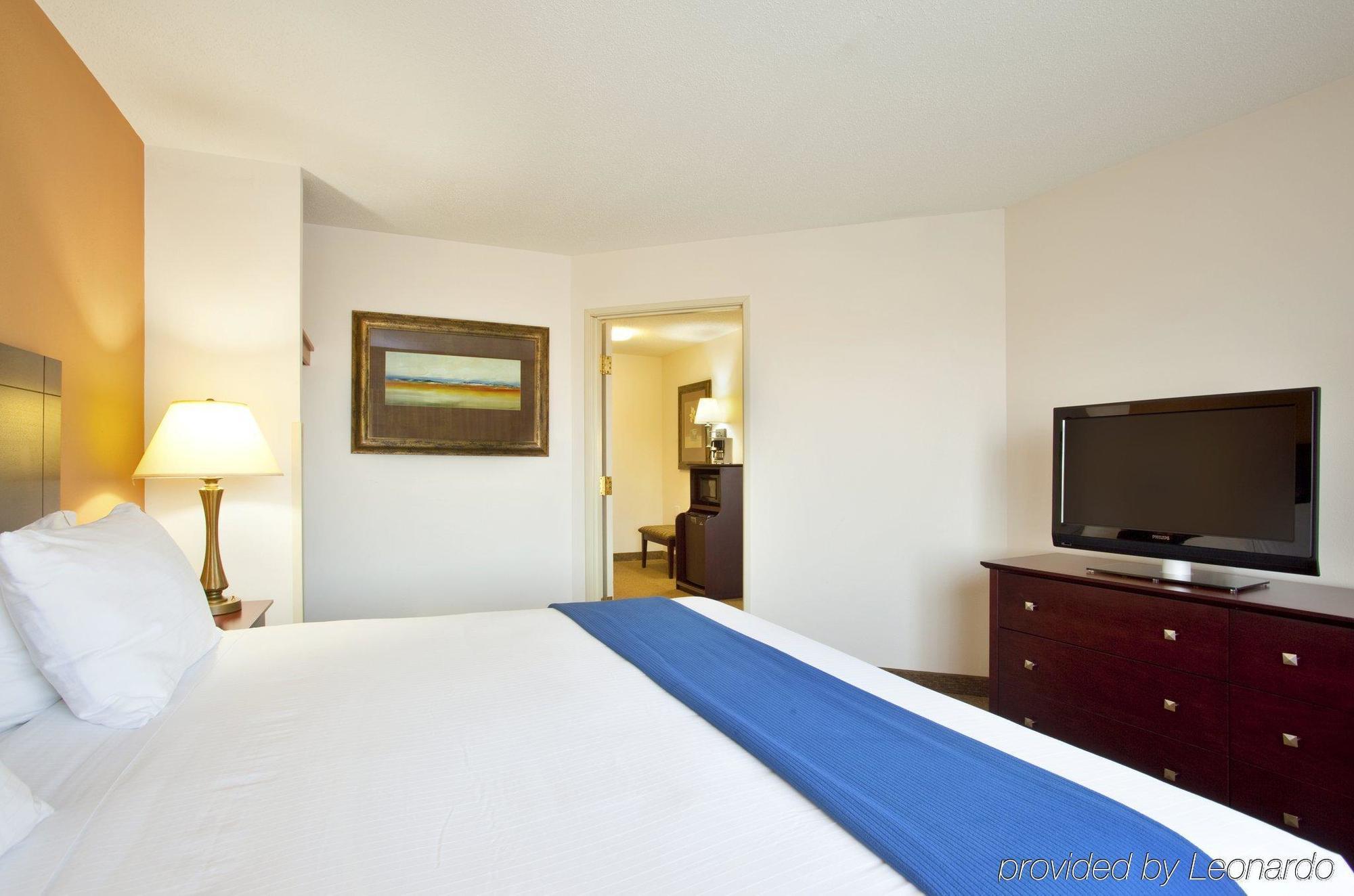 Holiday Inn Express Chicago Northwest-Vernon Hills By Ihg Bilik gambar