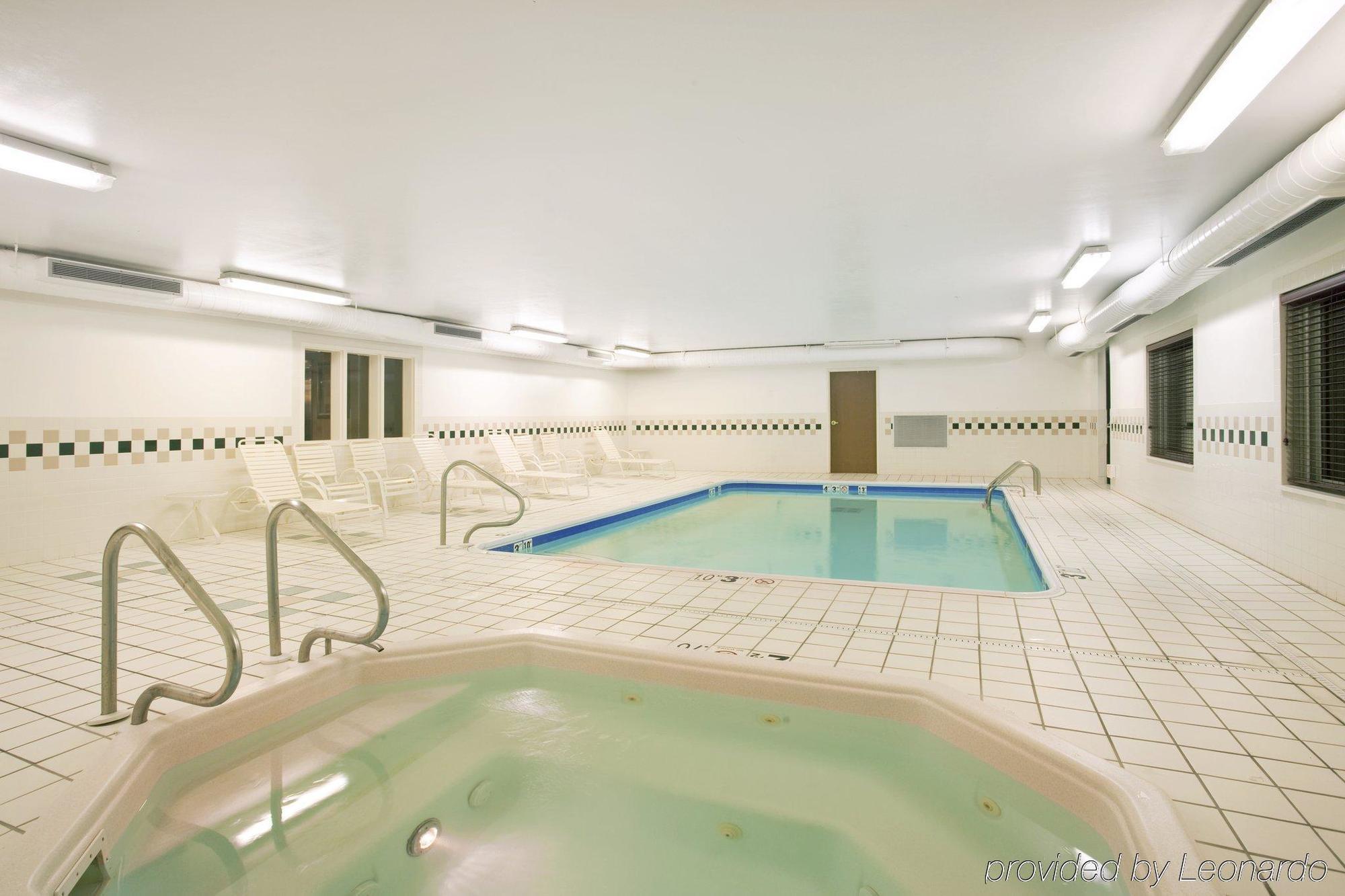 Holiday Inn Express Chicago Northwest-Vernon Hills By Ihg Luaran gambar